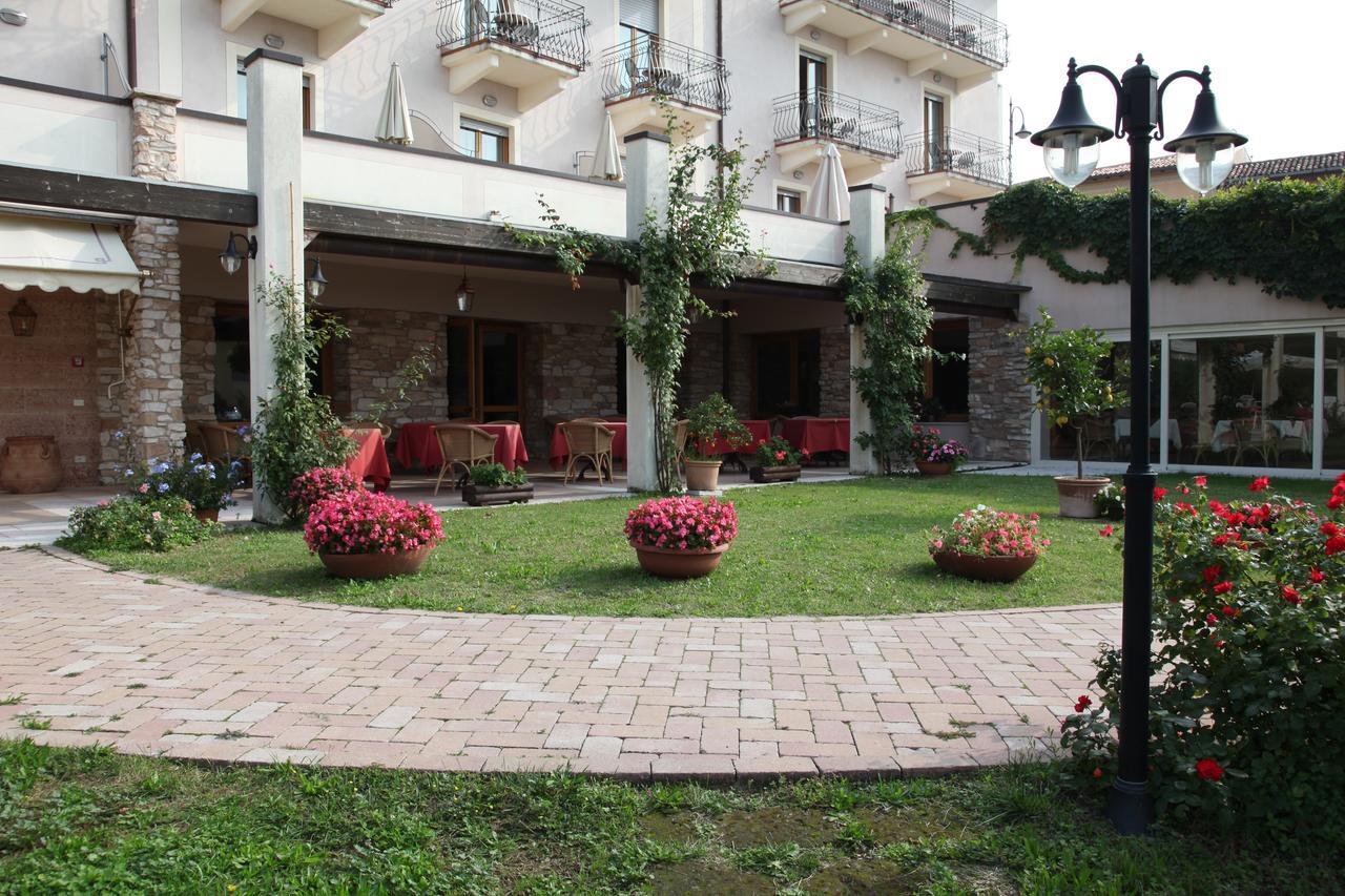 Hotel Belvedere Торри-дель-Бенако Экстерьер фото